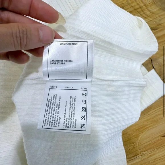 Chanel White Short Sleeved CC Logo
See Thru Ribbed Sweater 36 S XS - Picture 3 of 8